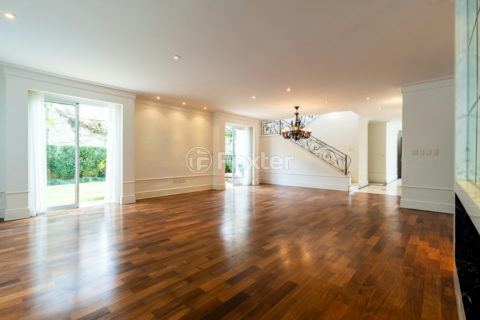 Image 10 - 1032492