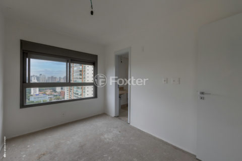 Image 32 - 1032503
