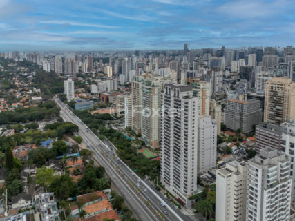 Image 82 - 1032503