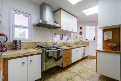 Image 37 - 1032536