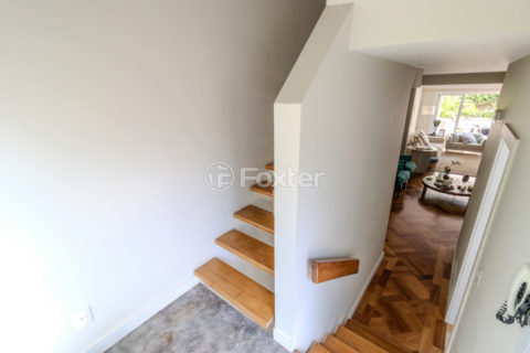 Image 40 - 1032537