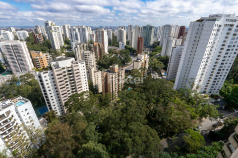 Image 19 - 1032538