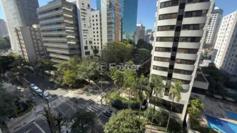 Image 14 - 1032551
