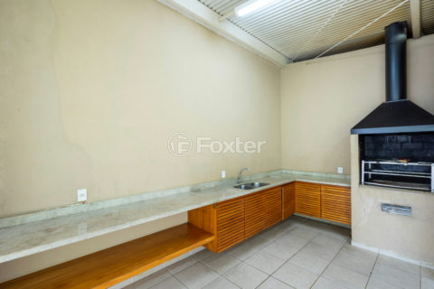 Image 32 - 1032571
