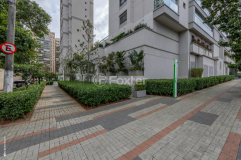 Image 11 - 1032594