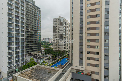 Image 14 - 1032617