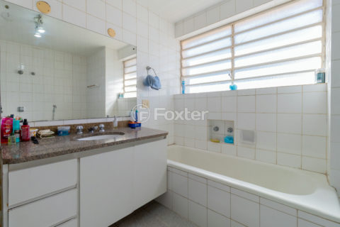 Image 33 - 1032630