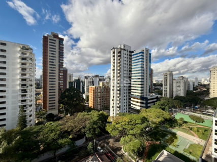 Image 11 - 1032637