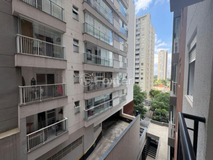 Image 8 - 1032663