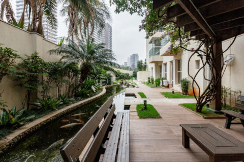 Image 30 - 1032674