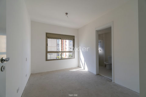 Image 38 - 1032675