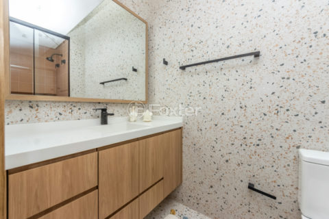 Image 37 - 1032676