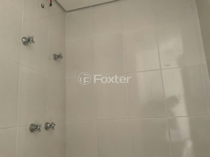 Image 8 - 1032677