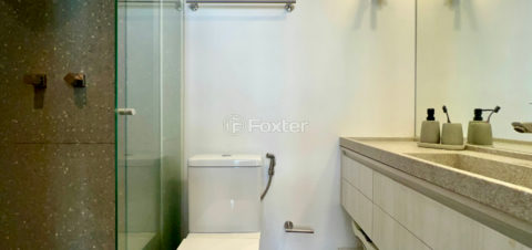 Image 8 - 1032700