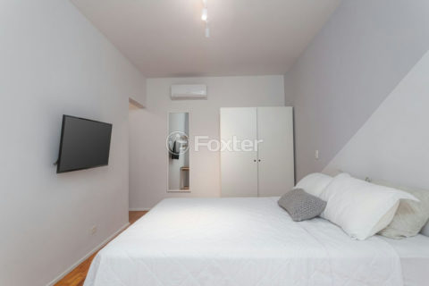 Image 21 - 1032710