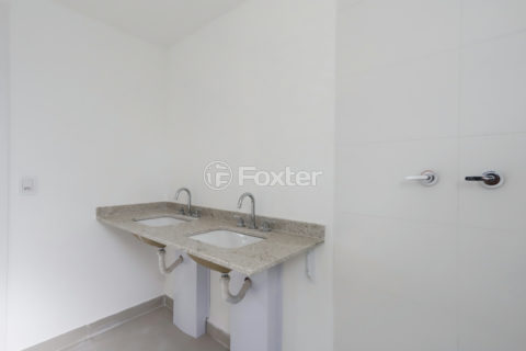 Image 17 - 1032712