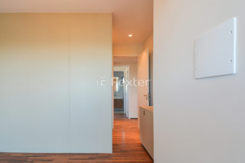 Image 47 - 1032734