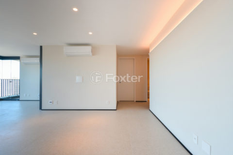 Image 37 - 1032734