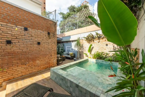 Image 23 - 1032746