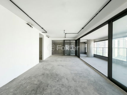 Image 4 - 1032756