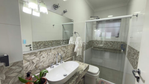 Image 35 - 1032758