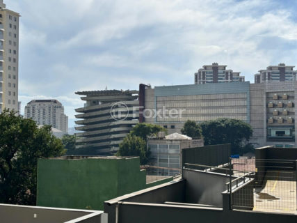 Image 8 - 1032772