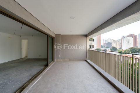 Image 11 - 1032777