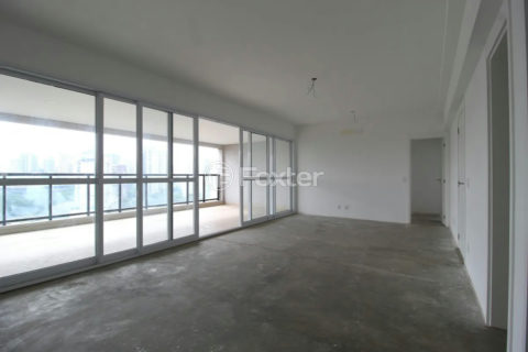 Image 4 - 1032786