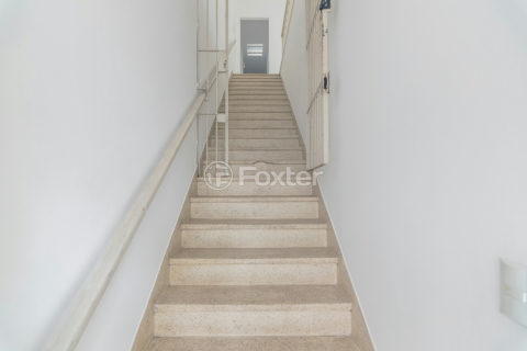 Image 33 - 1032803
