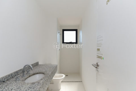 Image 17 - 1032851