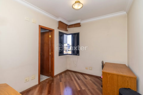 Image 21 - 1032872