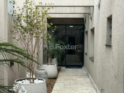Image 3 - 1032874
