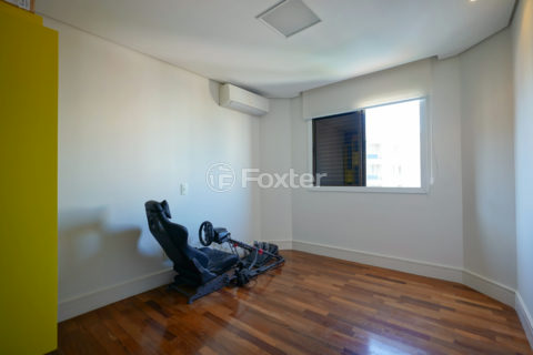 Image 32 - 1032879