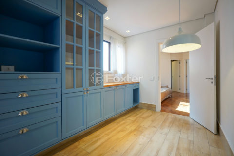 Image 27 - 1032879
