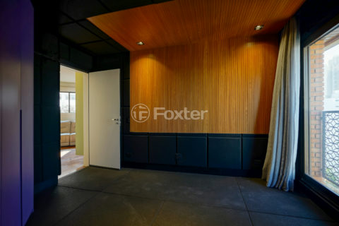 Image 42 - 1032879