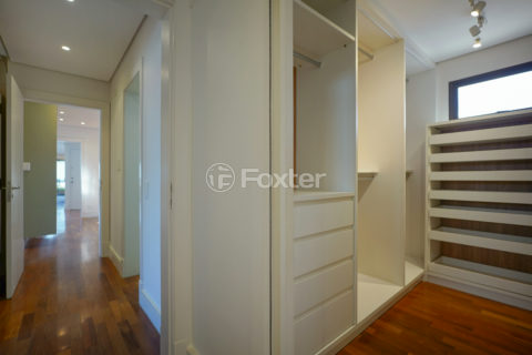 Image 33 - 1032879