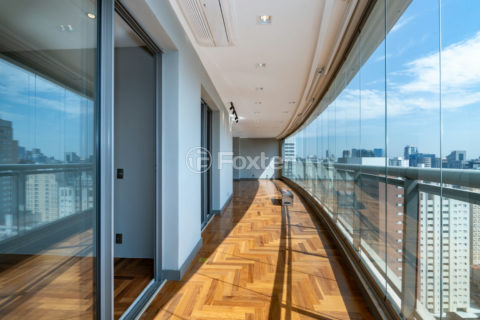Image 17 - 1032881