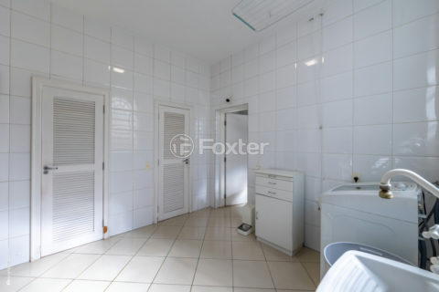 Image 34 - 1032884