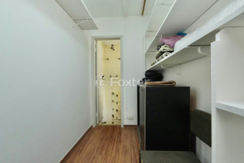 Image 8 - 1032887