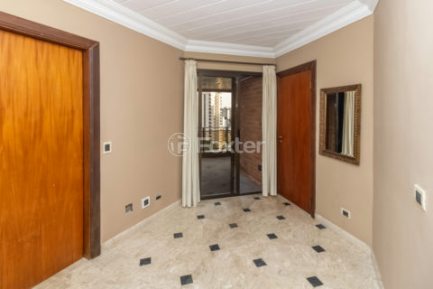 Image 8 - 1032891