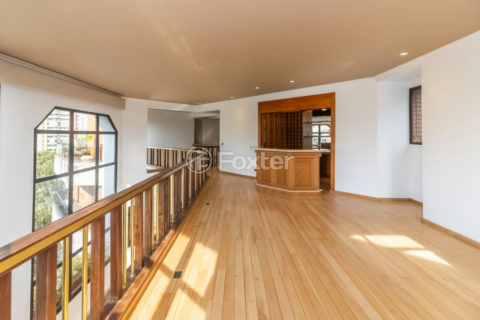 Image 33 - 1032891