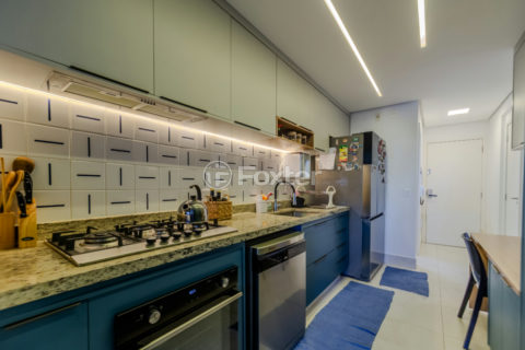 Image 42 - 1032893