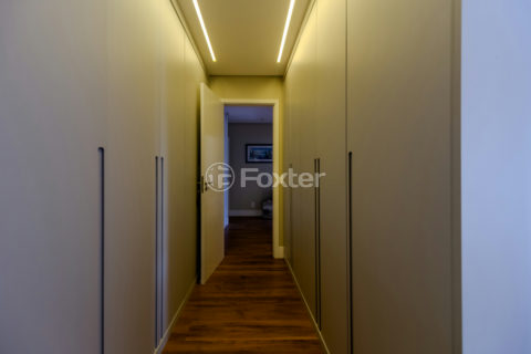 Image 31 - 1032893