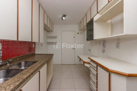 Image 40 - 1032902