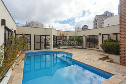 Image 21 - 1032904