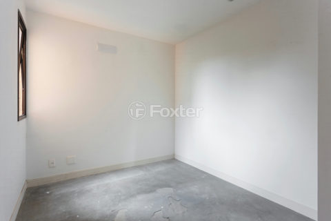 Image 35 - 1032904