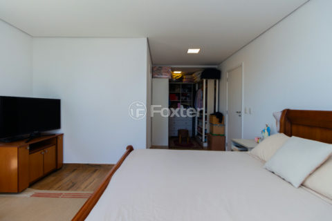 Image 21 - 1032921