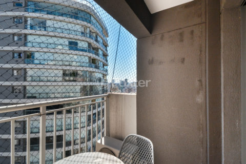 Image 11 - 1032933