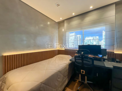 Image 32 - 1032934