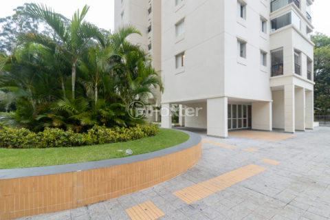 Image 38 - 1032937